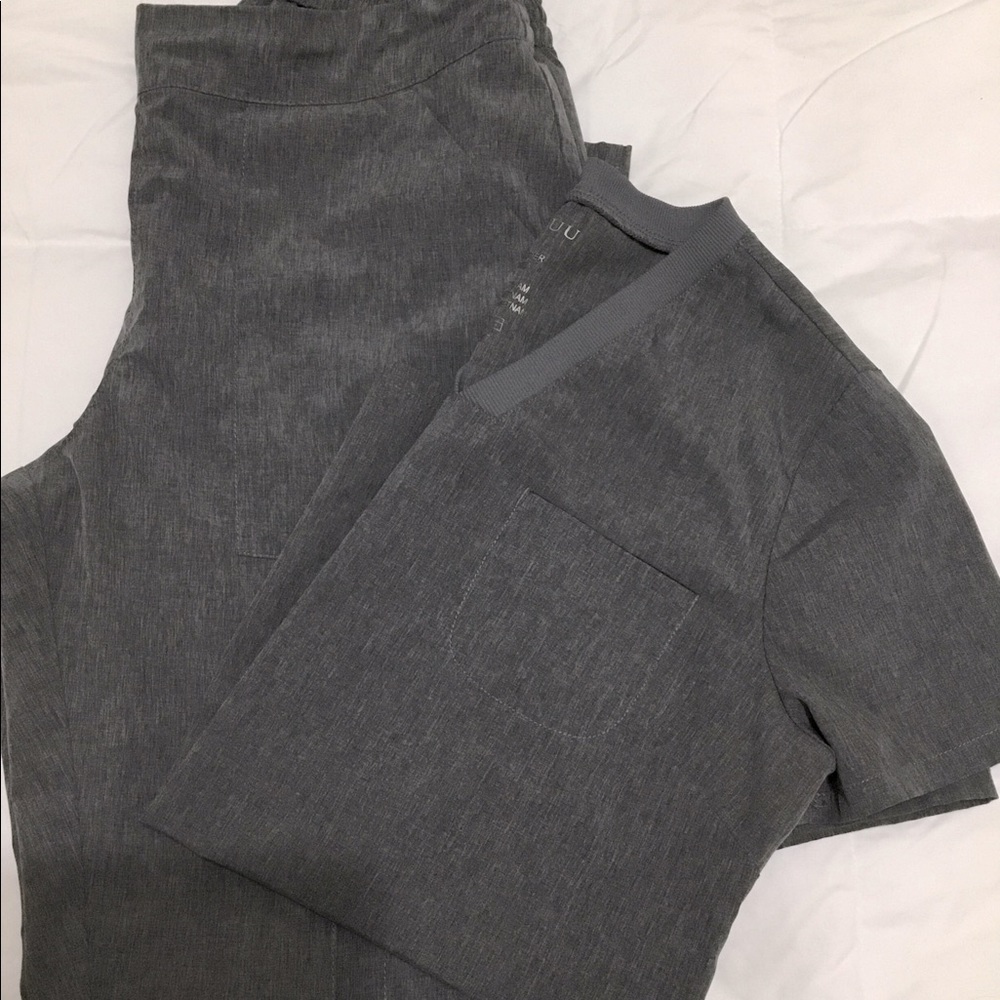 Small top /Medium bottoms Graphite Gray set of Jannuu Scrubs
